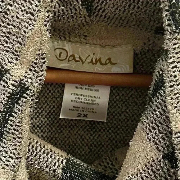 Davina women’s plaid black and tan sweater 2XL - Picture 3 of 4